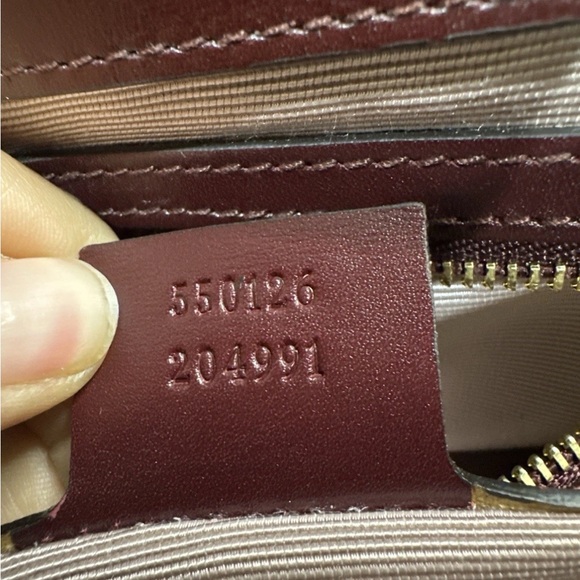 Gucci GG Marmont Burgundy Suede Shoulder Bag Authentic Italy 550126 - Picture 4 of 16